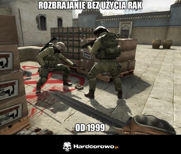 Rozbrajanie bez użycia rąk  - 1