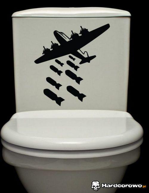 Bombardowanie w kiblu - 1