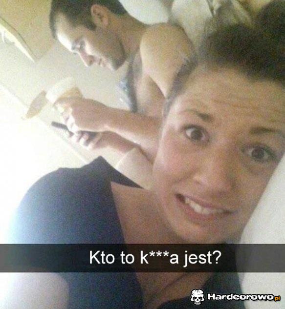 Selfie po szalonej nocy - 1