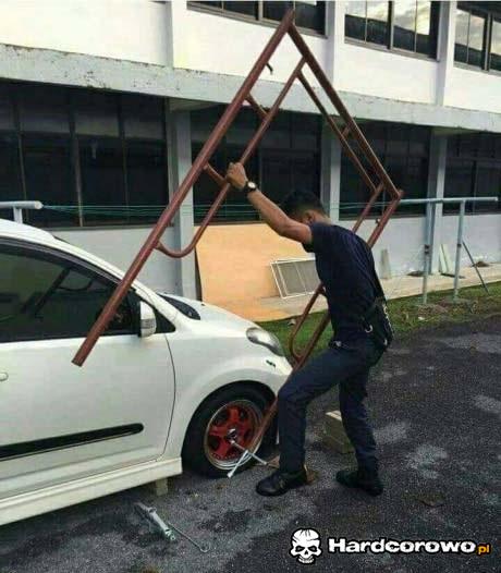 Kiedy śruba nie chce pójść - 1