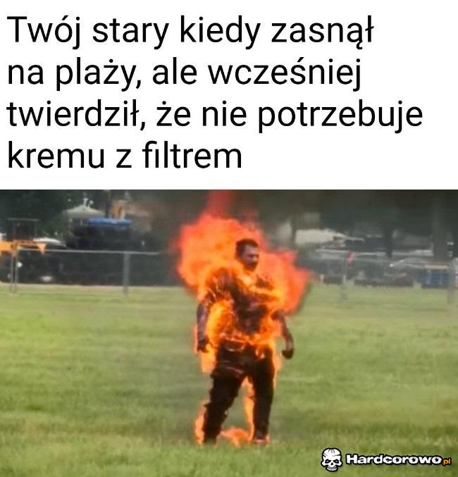 Twój stary kiedy zasnął na plaży - 1