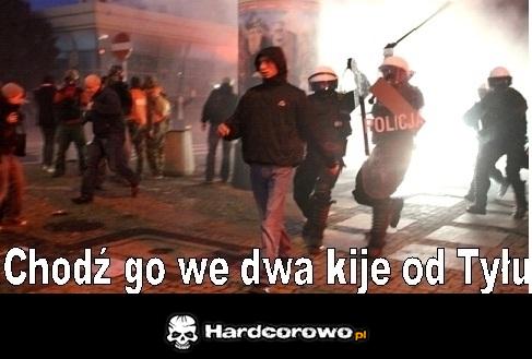 Chodź go we dwa kije  - 1