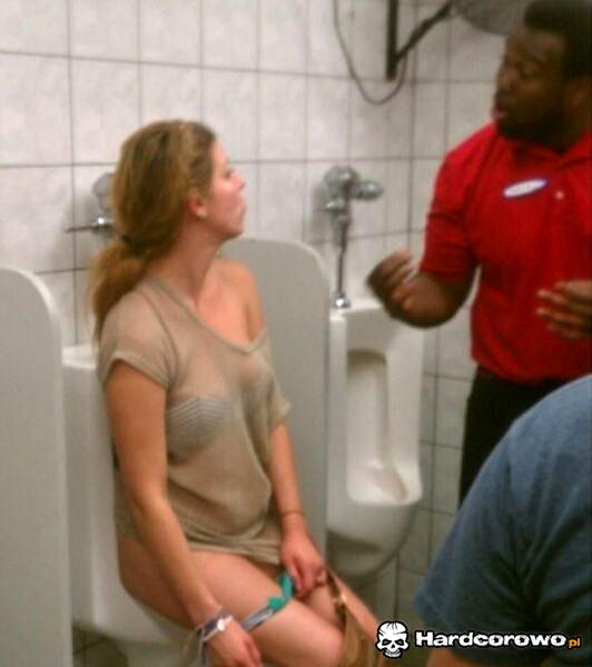 Pomyliła Pani ubikacje - 1